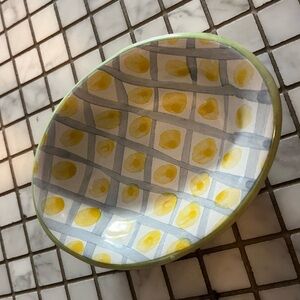 Adorable Mackenzie-child’s soap dish- like new